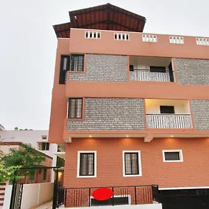 Oyo 10464 Serenity 3* Mysore