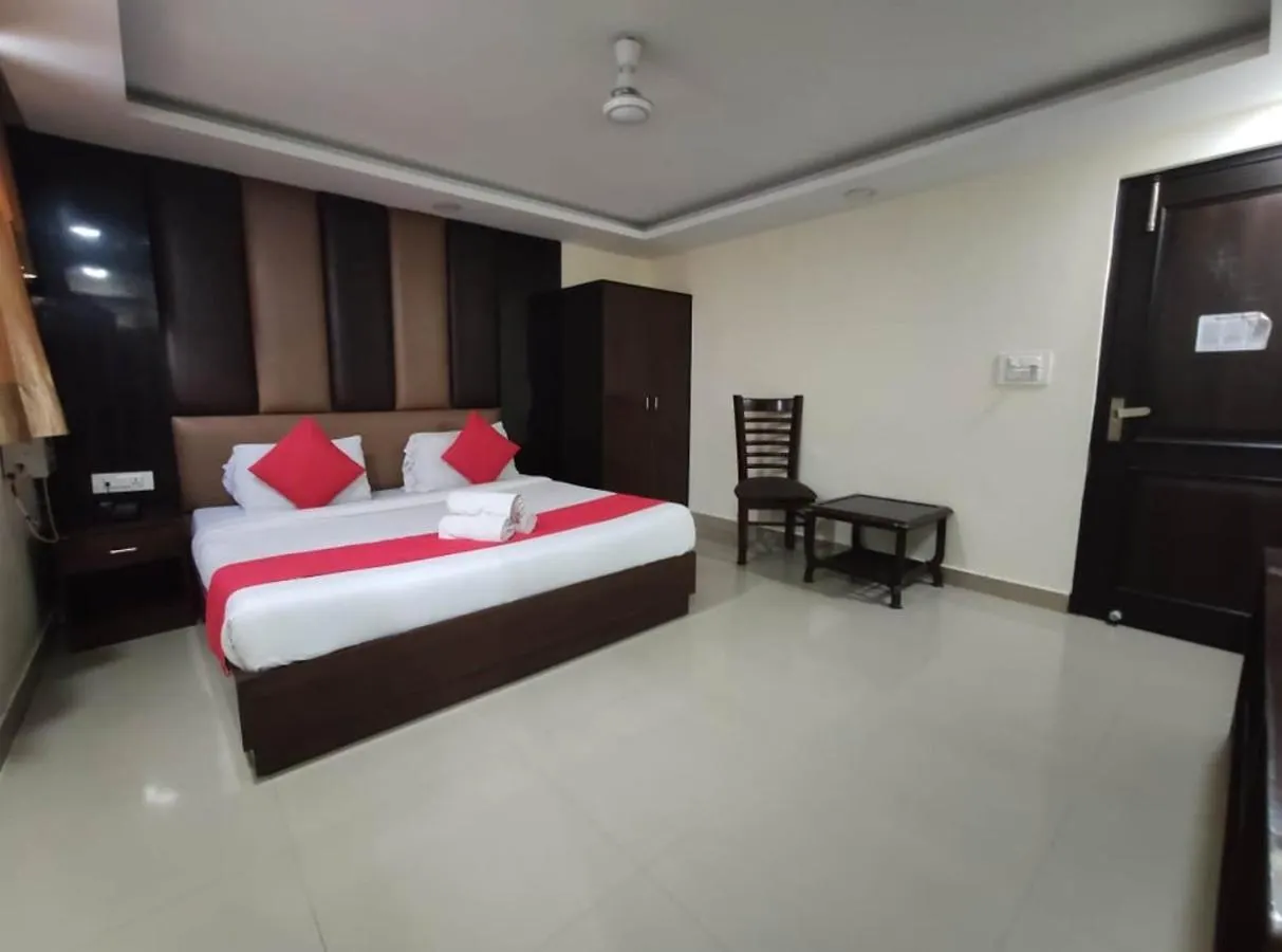 Hotel Clayton Near Igi Airport Delhi New Delhi 3*,