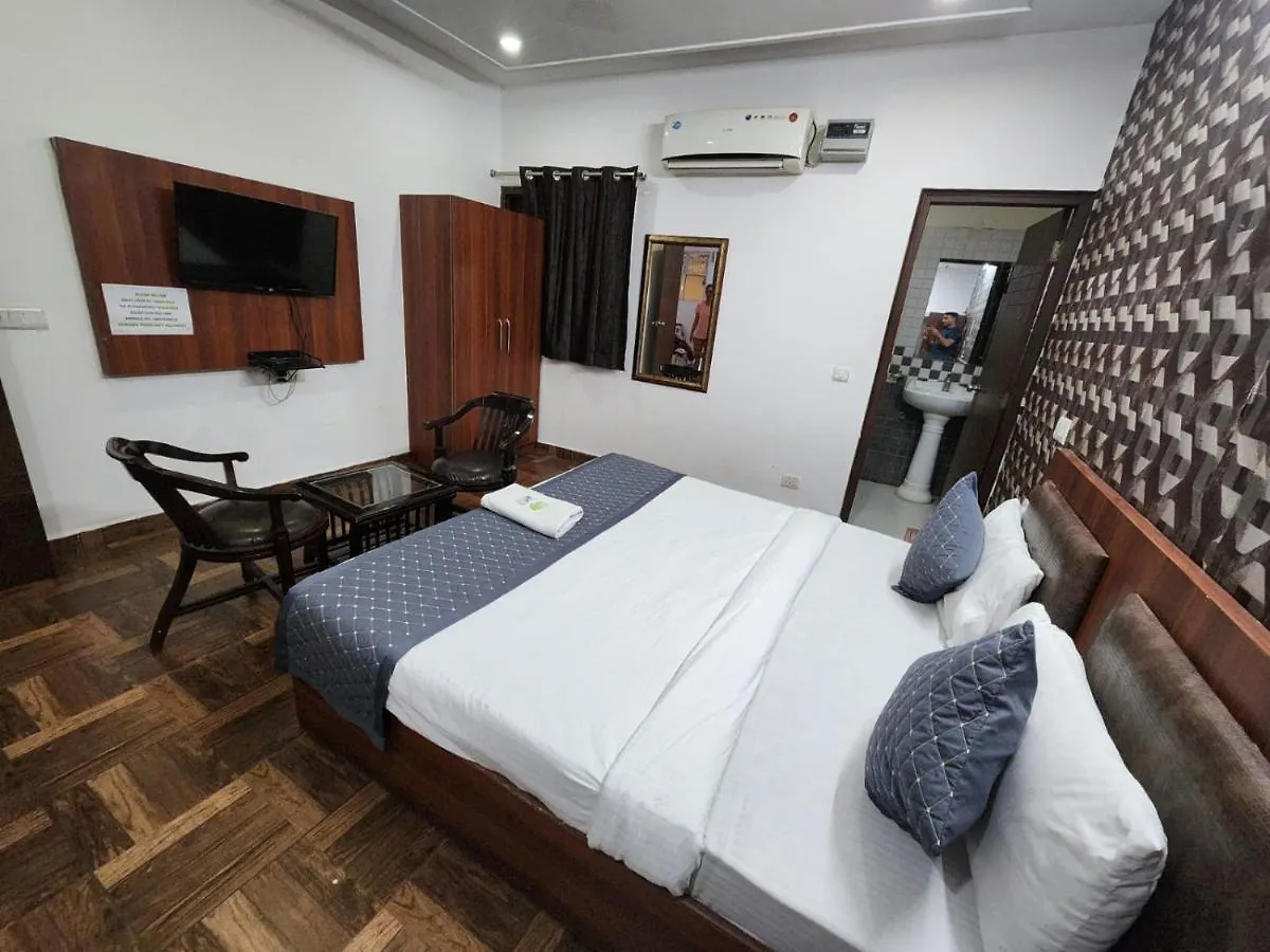 Hotel Clayton Near Igi Airport Delhi New Delhi