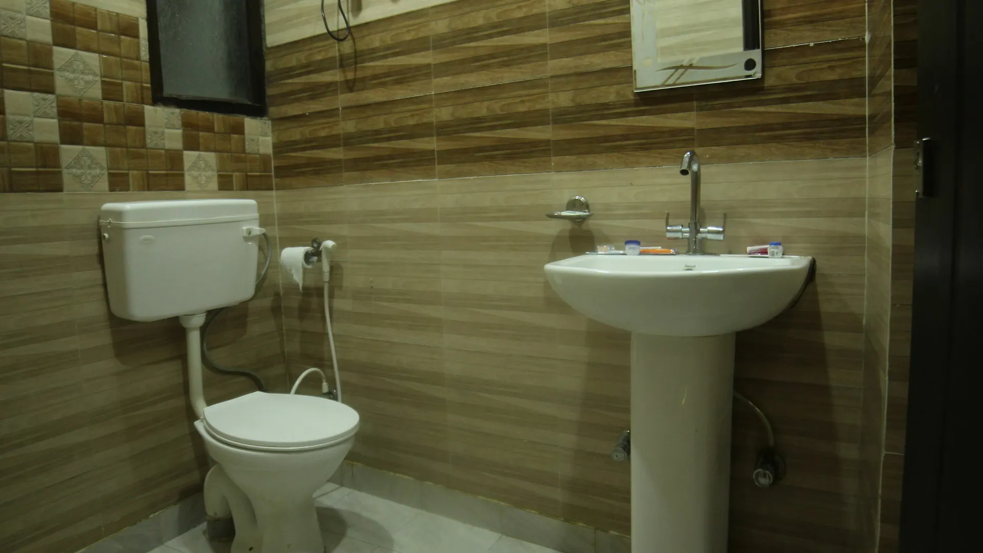 Hotel Clayton Near Igi Airport Delhi New Delhi